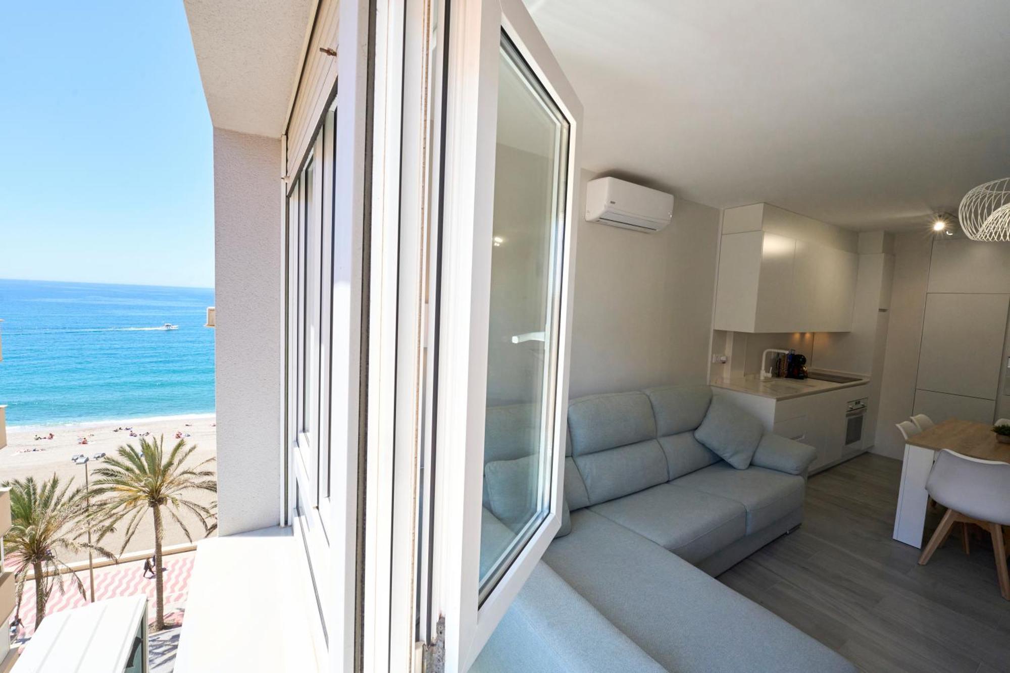 Paseo Maritimo - Apartamento A Estrenar, A Pie De Playa, Con 2 Banos Almeria Luaran gambar