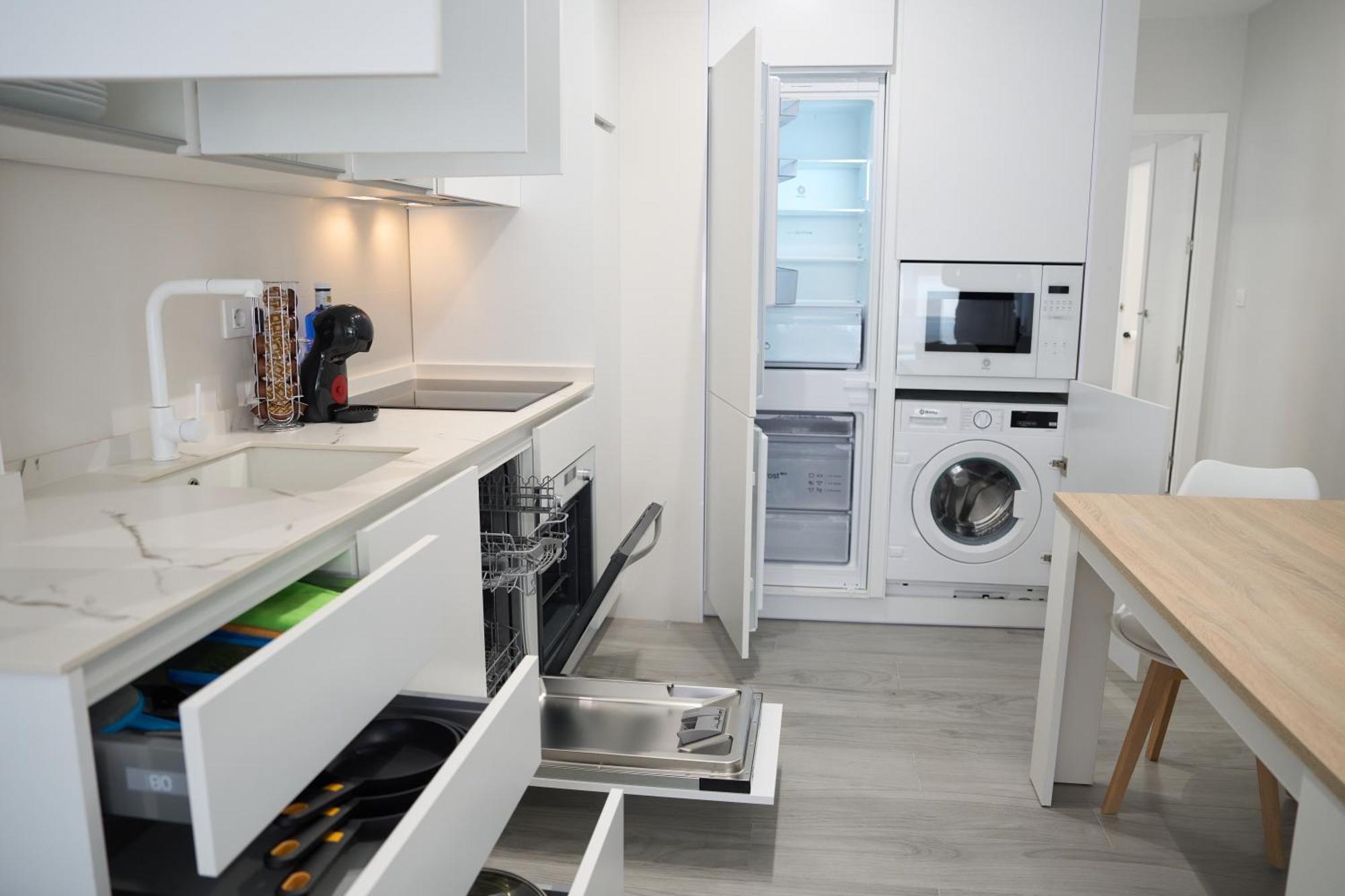 Paseo Maritimo - Apartamento A Estrenar, A Pie De Playa, Con 2 Banos Almeria Luaran gambar